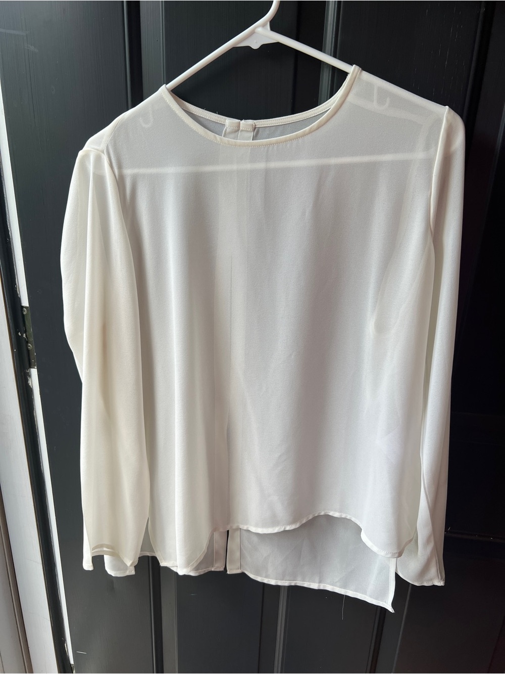 Women’s Cream Long-Sleeve Chiffon Blouse